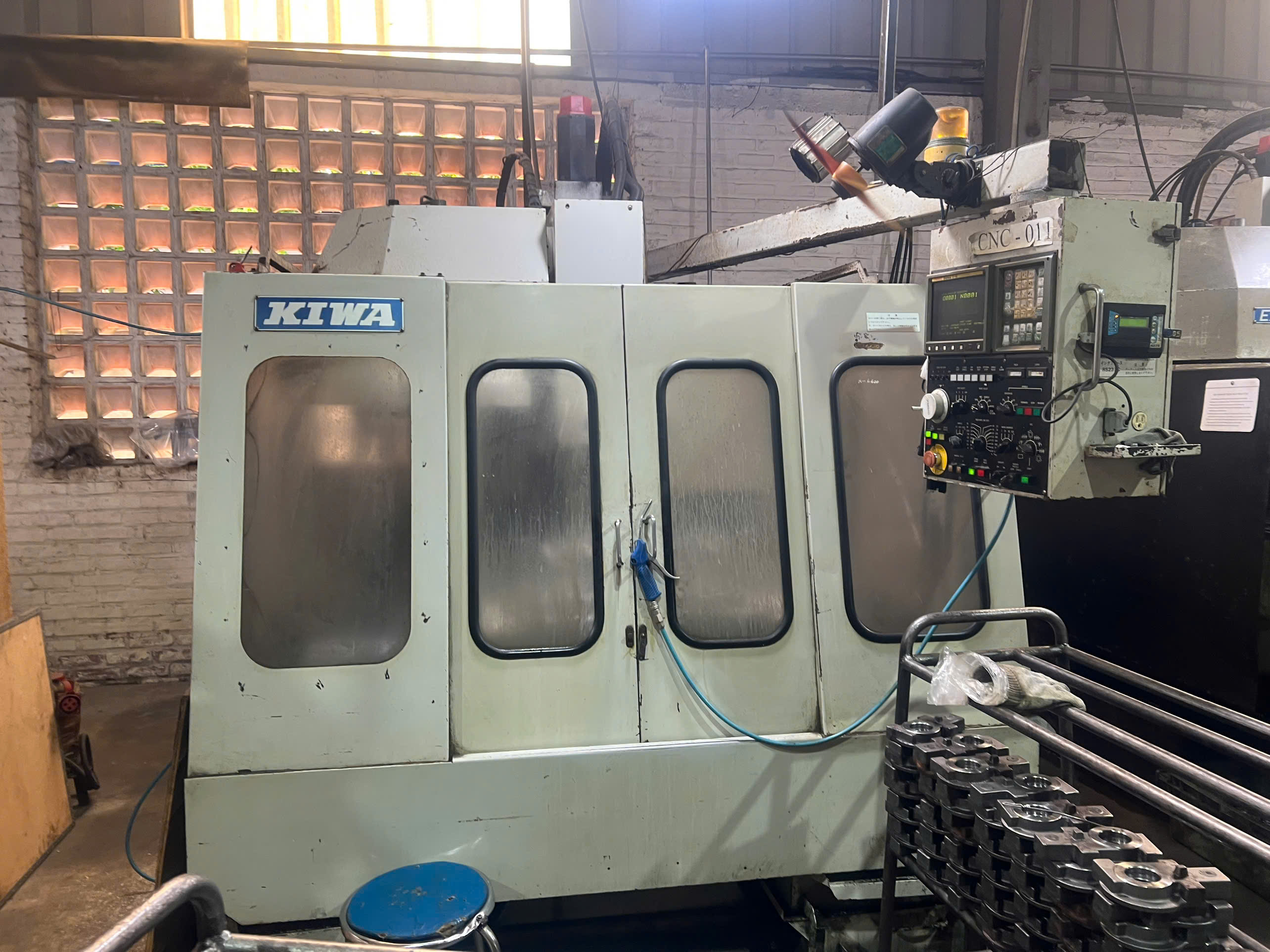 Vertical Machining Center 1.jpg